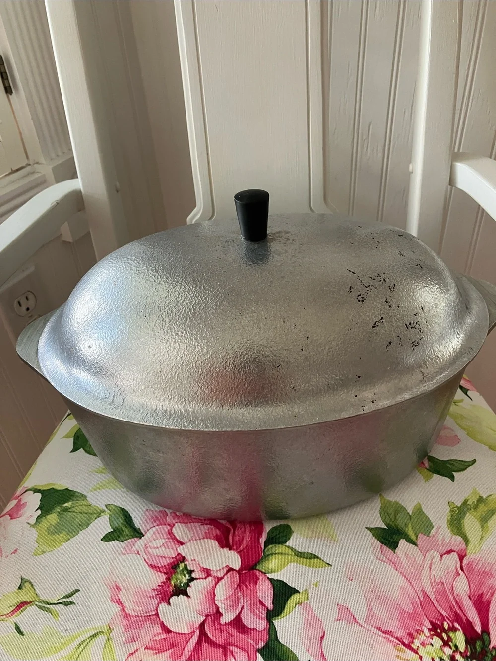 Club Hammered Aluminum Dutch Oven Classic Silver Cast  Roaster with Lid - Silver